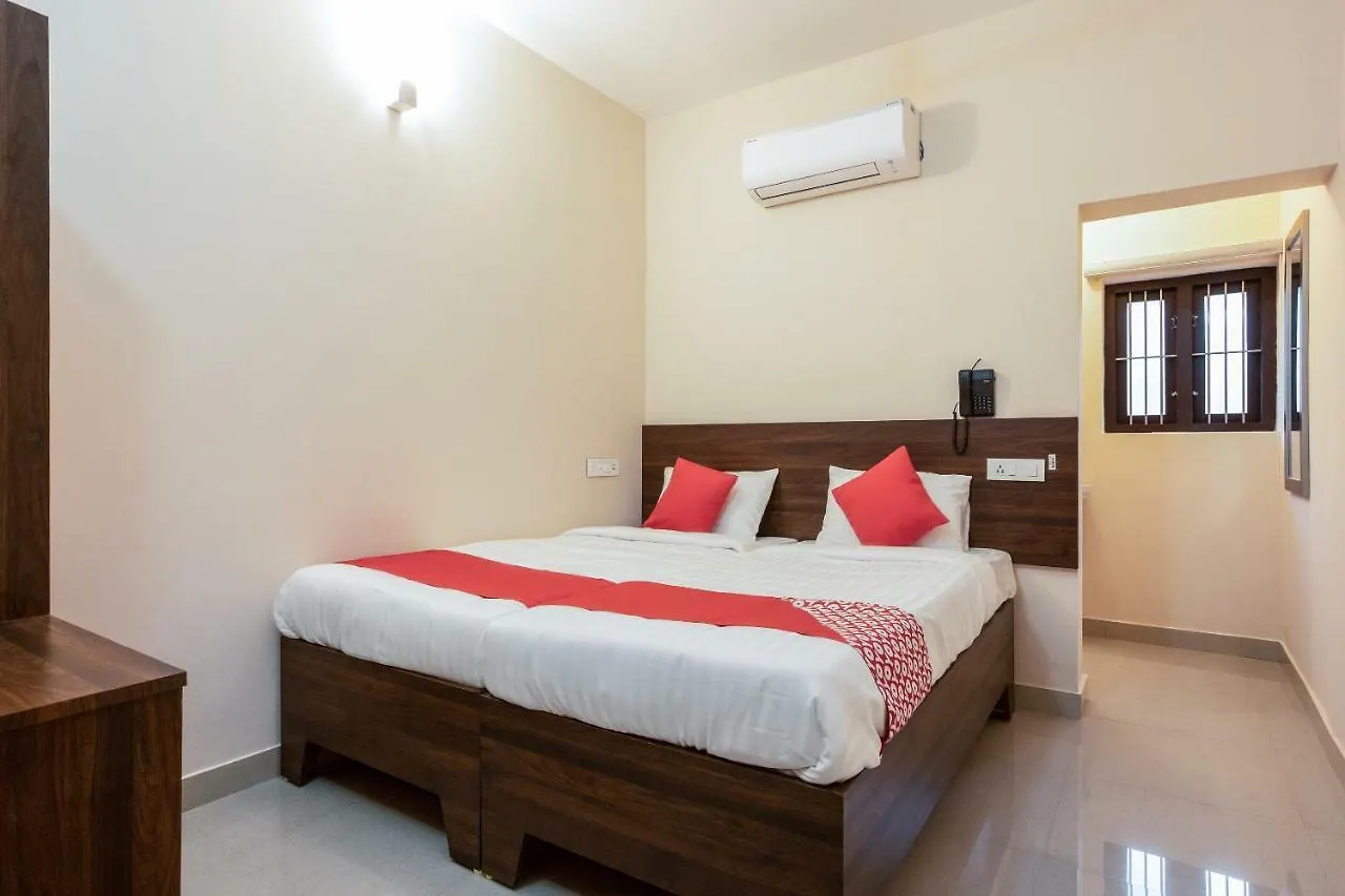 Oyo 30543 La Mer Inn Kozhikode 3*,  India